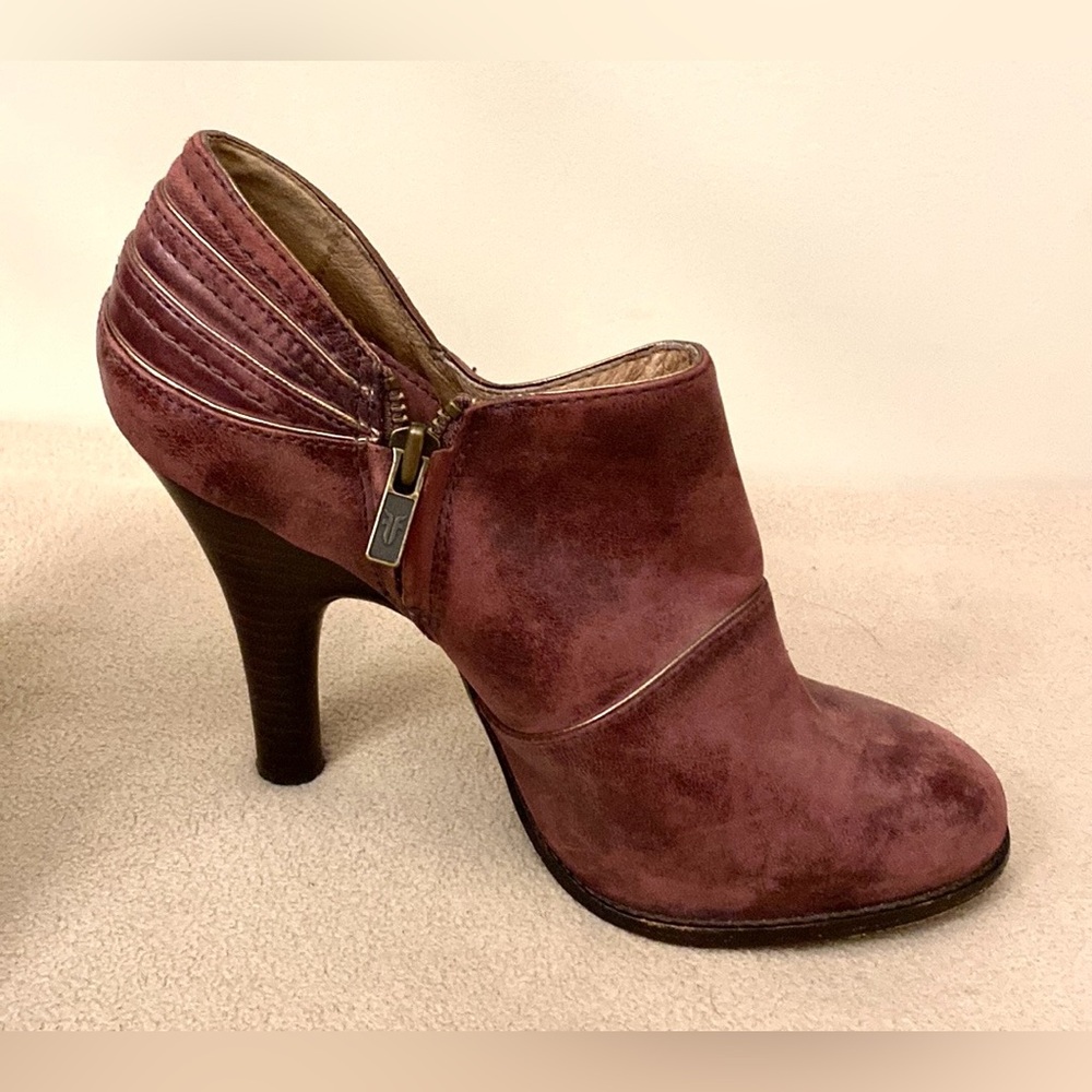 Frye Valerie Piping Purple SZ 8 Dark Cottagecore Goth Leather Ankle Bootie Heels - Picture 3 of 16